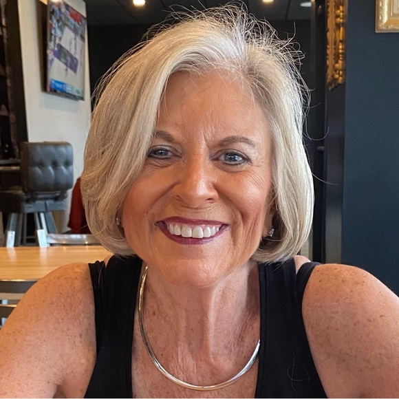 Meet your Posher, Patti - Picture 1 of 1